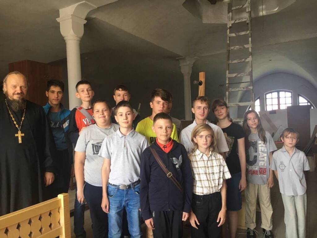 Юные кравеведы клуба "Ставросъ" посетили Крестовоздвиженскую Полунинскую обитель
