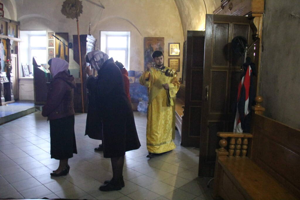 Божественная литургия в день памяти пророка Ионы в Троицком храме поселка Елатьма Касимовского района