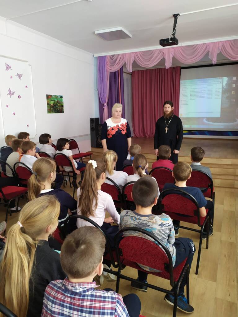 Руководитель молодежного отдела епархии встретился с учащимися ОГБУ "Касимовская школа-интернат"