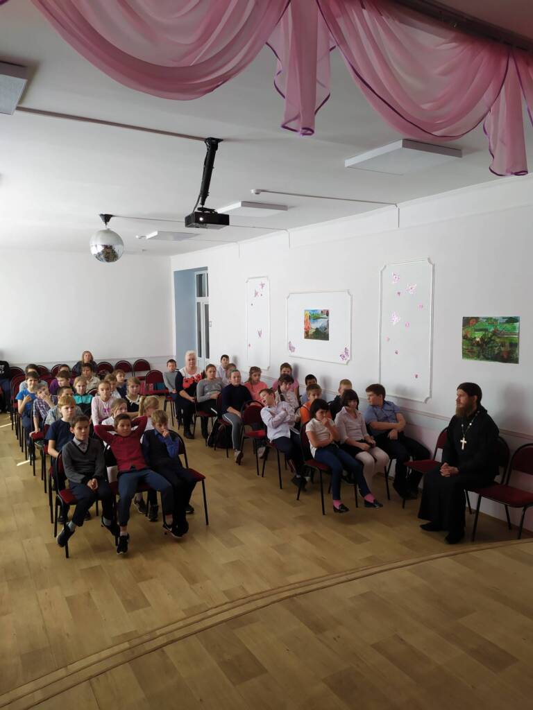 Руководитель молодежного отдела епархии встретился с учащимися ОГБУ "Касимовская школа-интернат"