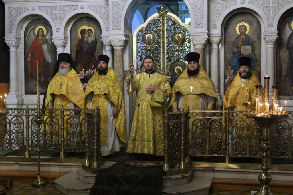 Божественная литургия в Неделю 21-ю по Пятидесятнице в Троицком храме р.п Тума Клепиковского района.