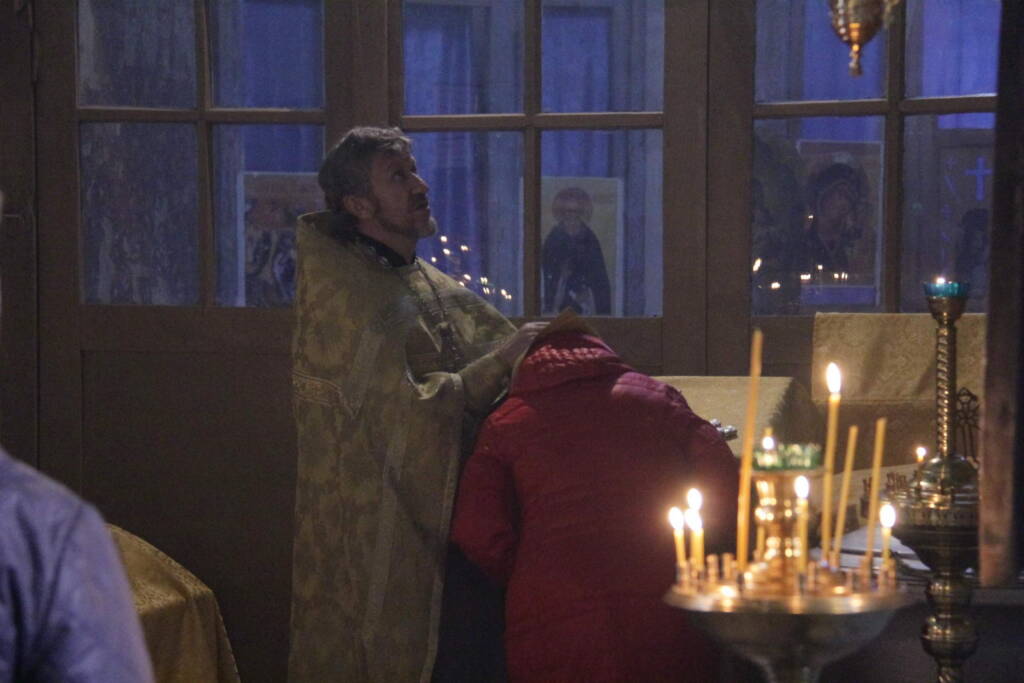 Божественная литургия в Христорождественском храме села Желудево Шиловского района в день памяти пророка Наума.
