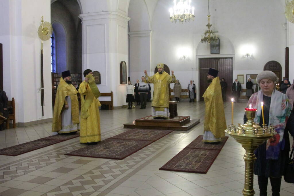 Божественная литургия в Неделю 26-ю по Пятидесятнице в Вознесенском кафедральном соборе г. Касимова.