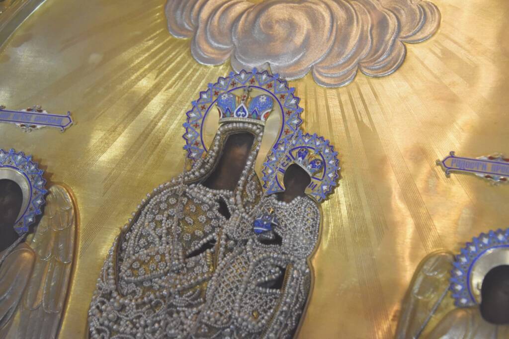 В Архангельский храм города Сасово прибыл чтимый образ  иконы Божьей Матери «Всех скорбящих Радость - Митинская» и ковчег с частицей мощей святителя Николая Чудотворца