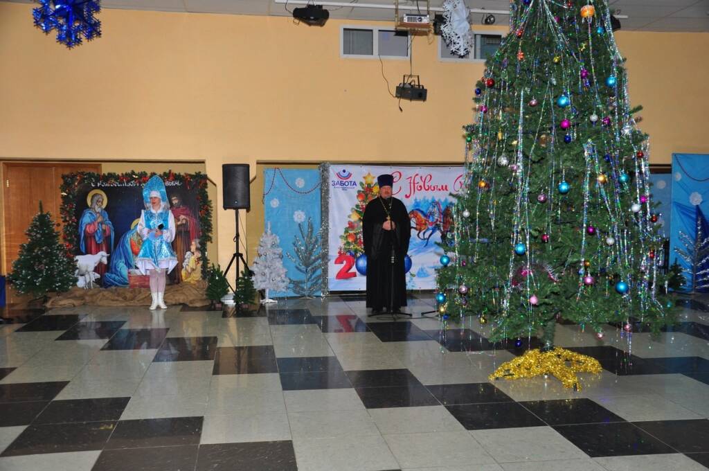 Руководитель Социального отдела Касимовской епархии протоиерей Владимир Свиридов принял участие в Рождественской елке для детей нуждающихся в социальной поддержке