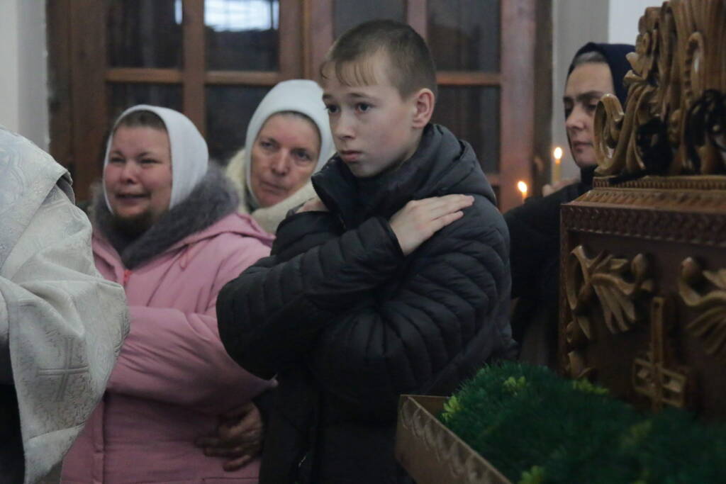Божественная Литургия на Собор Пресвятой Богородицы в Успенском храме рабочего поселка Шилово