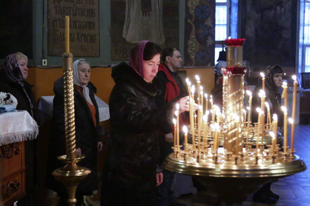 Божественная литургия в Неделю 32-ю по Пятидесятнице в Троицком храме рабочего поселка Тума Клепиковского района