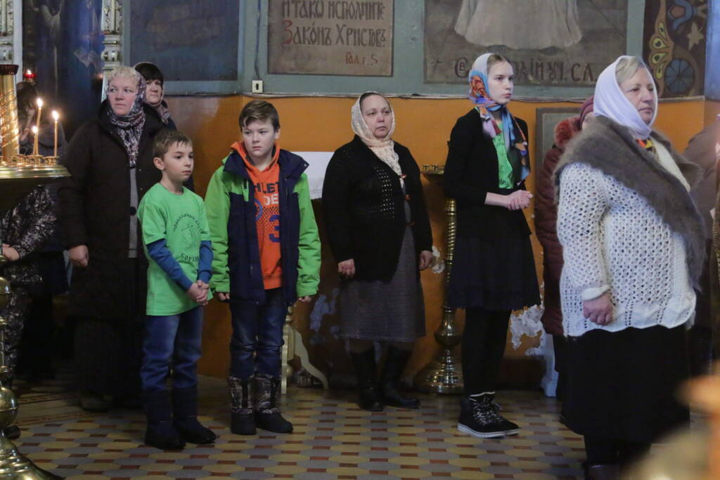 Божественная литургия в Неделю 32-ю по Пятидесятнице в Троицком храме рабочего поселка Тума Клепиковского района