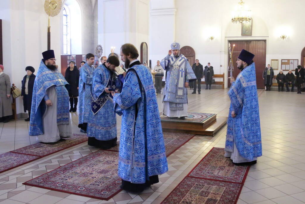 Божественная литургия в праздник Сретения Господня в Вознесенском кафедральном соборе