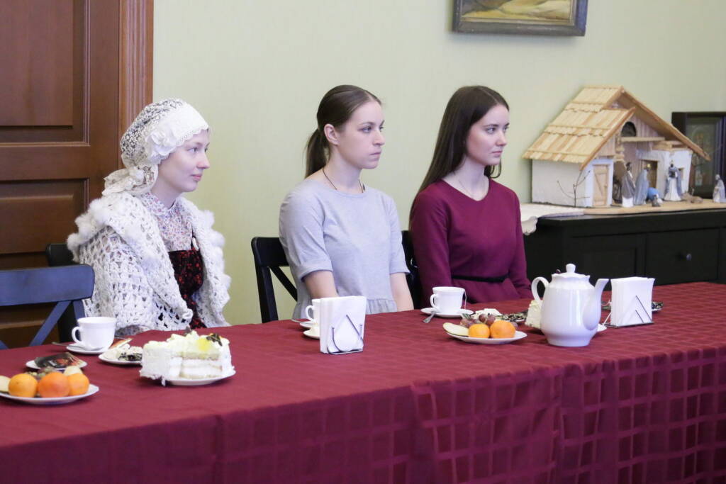 Преосвященный епископ Василий встретился с женами Касимовских священнослужителей