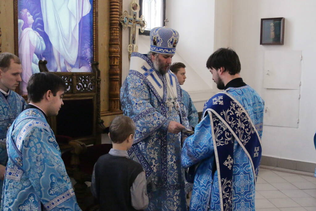 Божественная литургия в Неделю о блудном сыне в Вознесенском кафедральном соборе