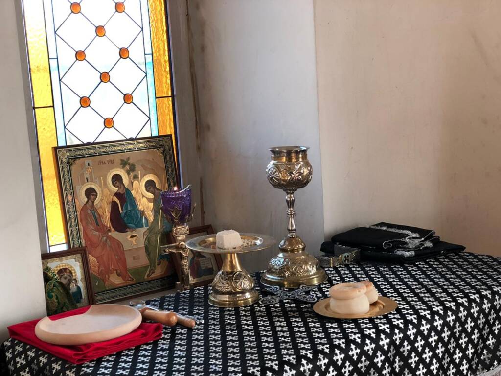 Божественная Литургия в храме великомученика Георгия Победоносца в селе  Сосновка