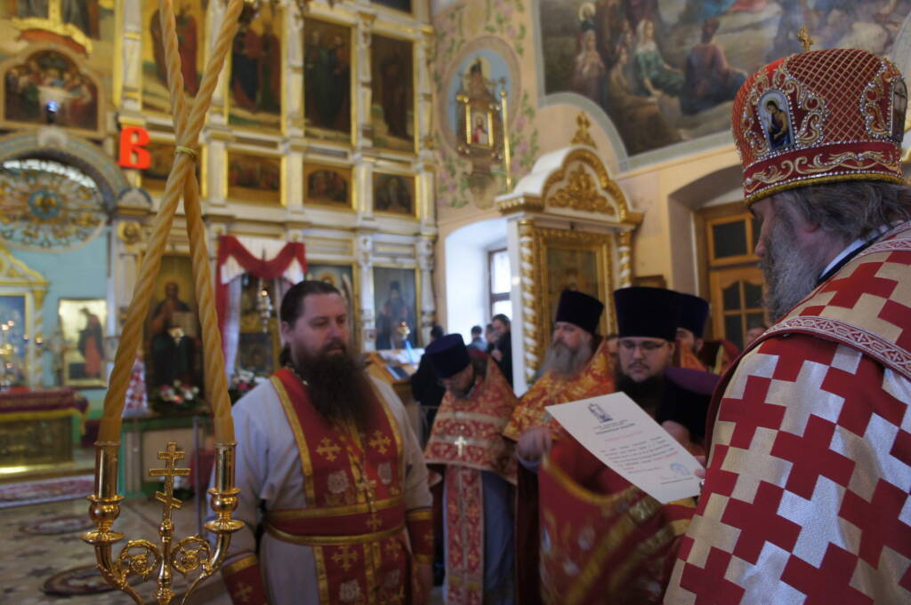 Божественная литургия в среду Светлой Седмицы в Казанском соборе города  Сасово