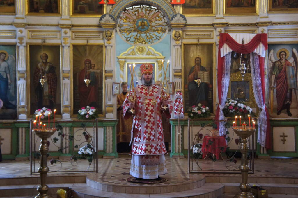 Божественная литургия в среду Светлой Седмицы в Казанском соборе города  Сасово