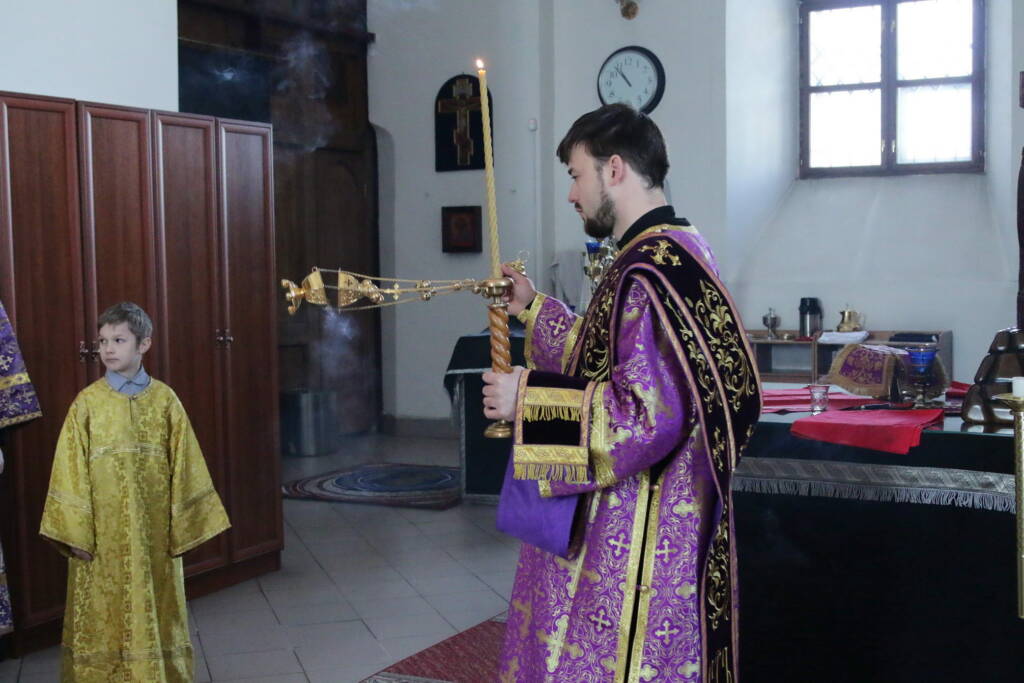 Божественная литургия в Неделю 5-ю Великого поста в Вознесенском кафедральном соборе г. Касимова