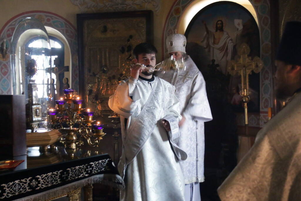 Божественная литургия в Никольском храме г. Касимова в день воспоминания Воскрешения праведного Лазаря