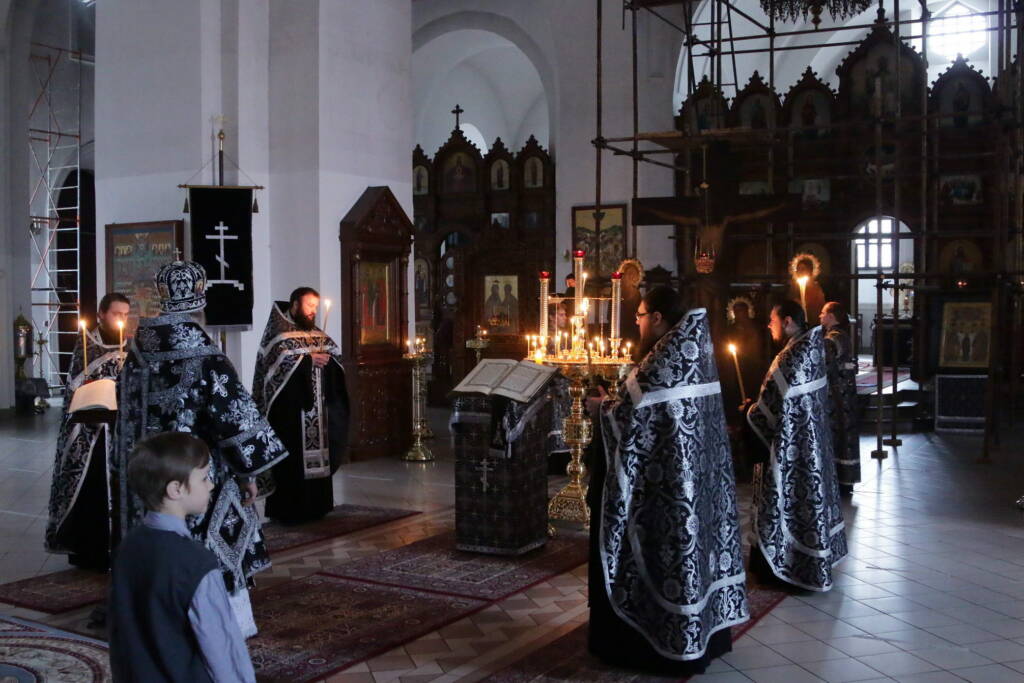 Чтение двенадцати Страстных Евангелий в Вознесенском кафедральном соборе г. Касимова