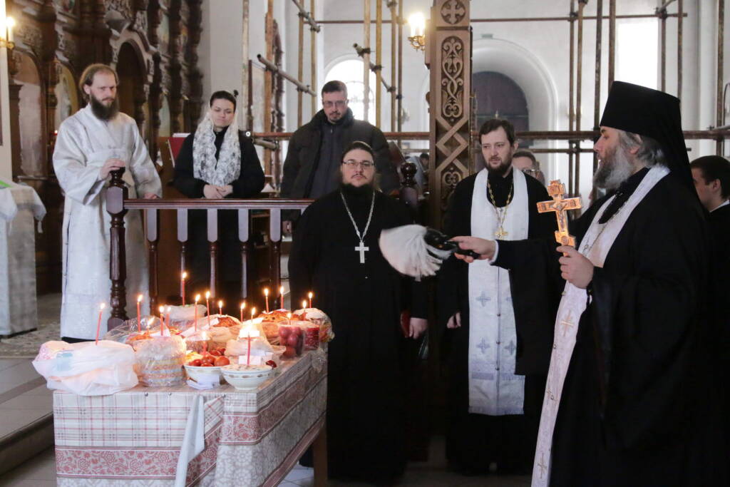 Божественная литургия в Великую субботу Страстной седмицы в Вознесенском кафедральном соборе