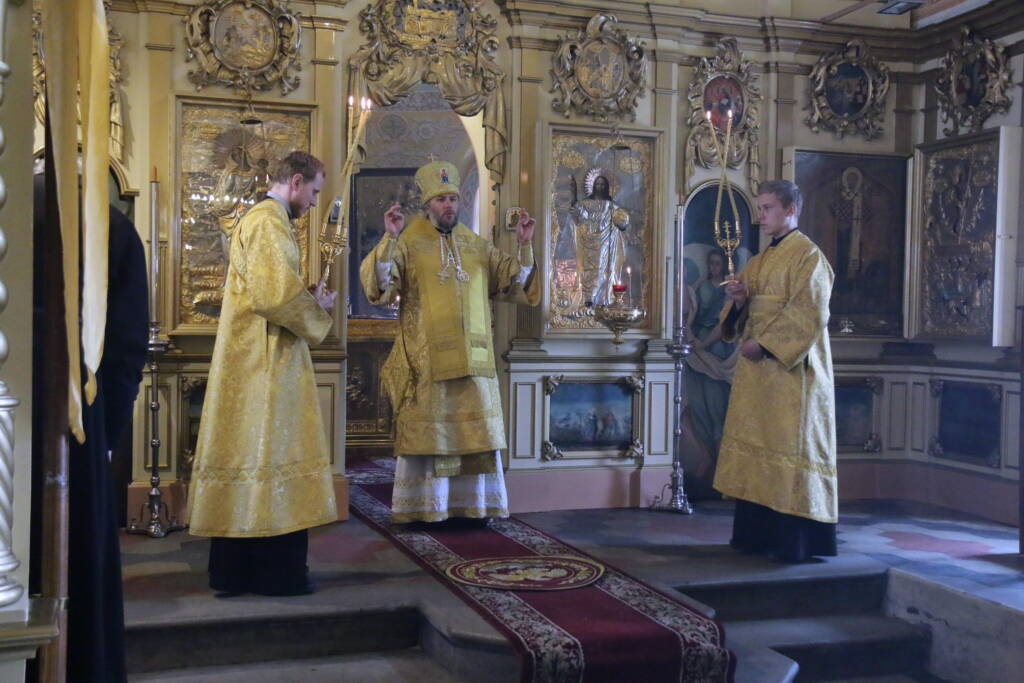 Божественная литургия в Неделю 1-ю по Пятидесятнице, Всех святых в Никольском храме города Касимова