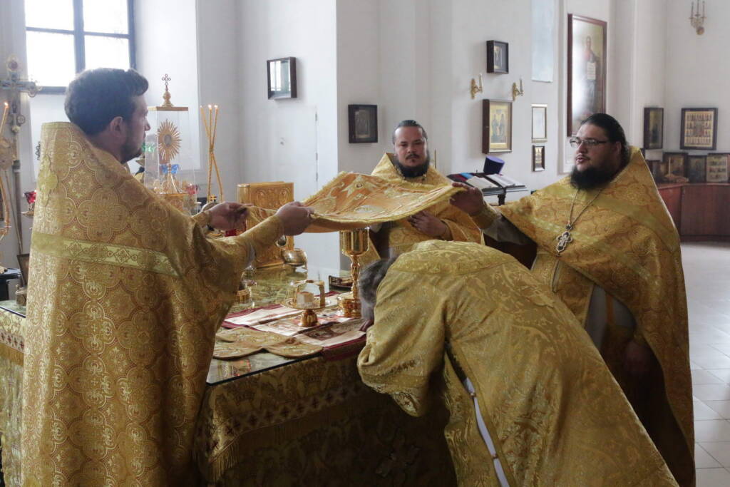 Божественная литургия в Неделю 4-ю по Пятидесятнице в Вознесенском кафедральном соборе города Касимова