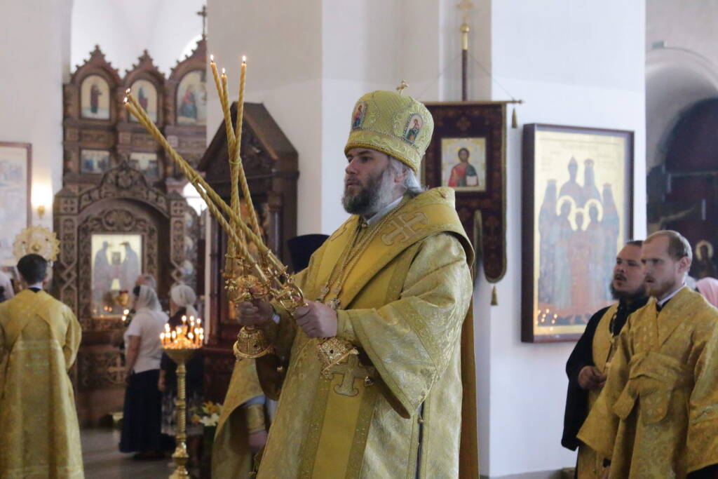Божественная литургия в Неделю 5-ю по Пятидесятнице в Вознесенском кафедральном соборе города Касимова