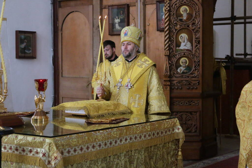 Божественная литургия в Неделю 6-ю по Пятидесятнице в Вознесенском кафедральном соборе города Касимова