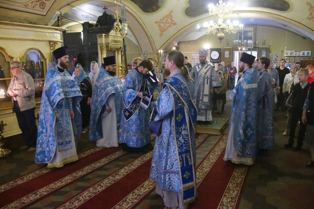 Божественная литургия в Неделю 12-ю по Пятидесятнице в Никольском храме г. Касимова