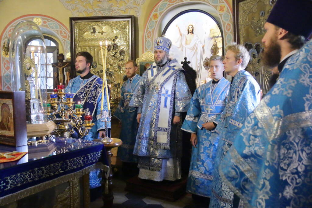 Божественная литургия в Неделю 12-ю по Пятидесятнице в Никольском храме г. Касимова