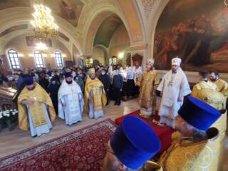 Преосвященный епископ Василий принял участие в великом освящении  приделов соборного храма Казанского монастыря города Рязани