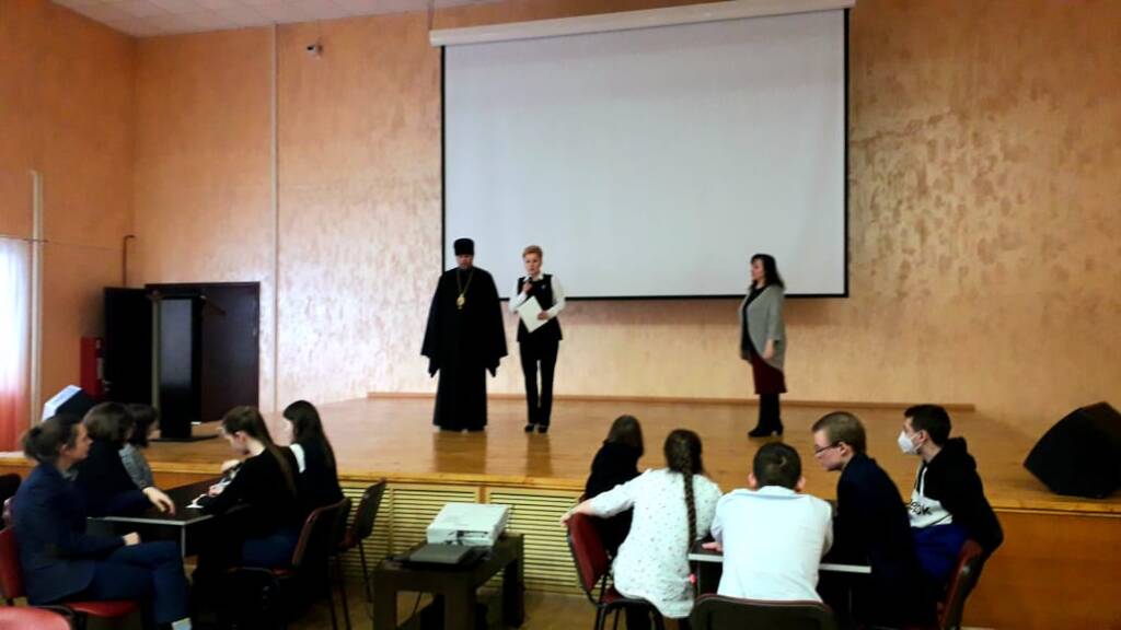 Епископ Василий посетил Центр культурного развития г. Касимова