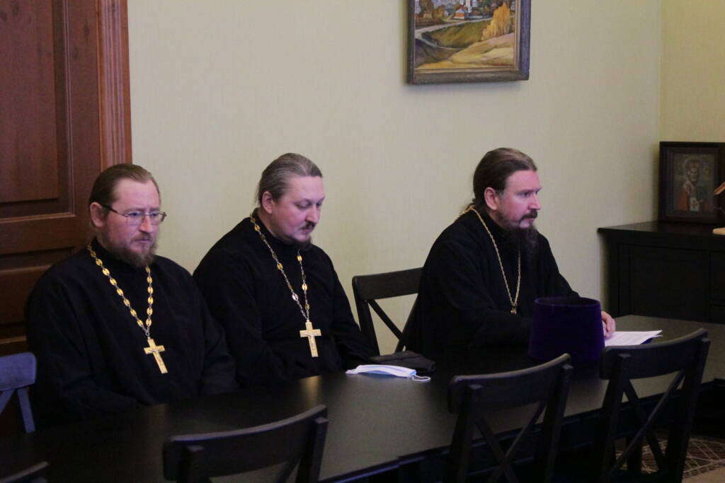 Епископ Василий ознакомился с деятельностью отдела религиозного образования и катехизации