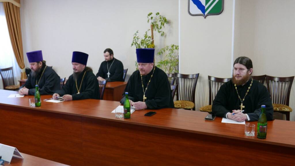Епископ Василий встретился с главой администрации г. Сасово и руководителями социальной сферы