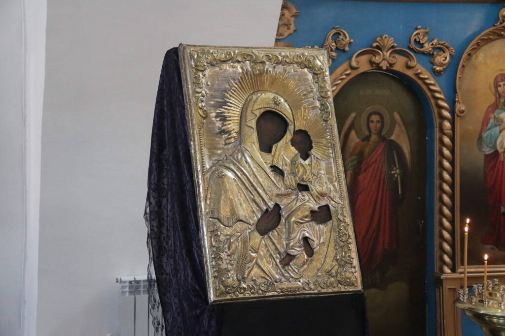 Божественная Литургия в Благовещенском храме города Касимова в день памяти иконы Божией Матери, именуемой «Споручница грешных»