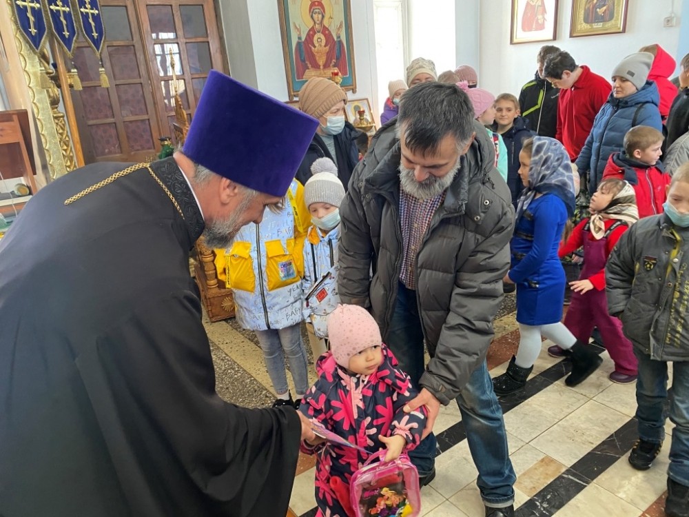 В Успенском храме п. Шилово прошла благотворительная акция "Подари книгу детям"