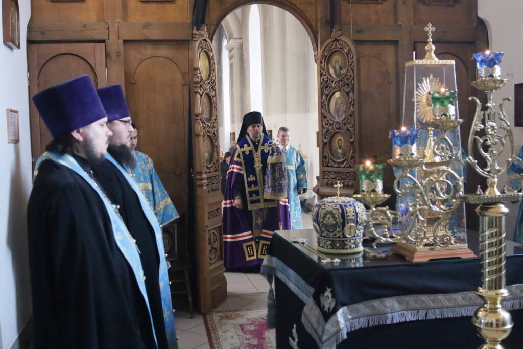 Богослужение в канун праздника Благовещения Пресвятой Богородицы в Вознесенском Кафедральном соборе Касимова