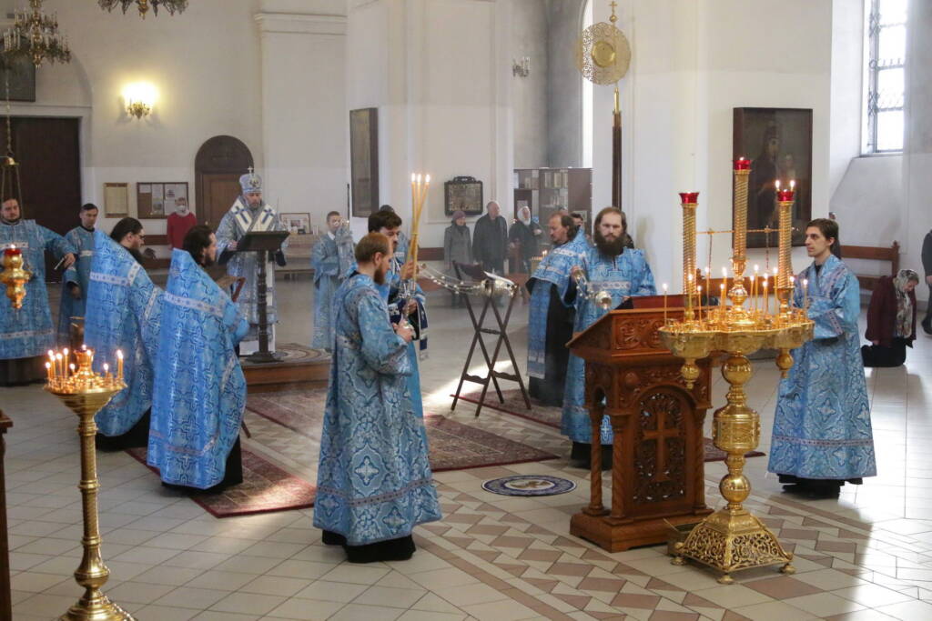 Утреня с чтением акафиста Пресвятой Богородице в Вознесенском Кафедральном соборе города Касимова