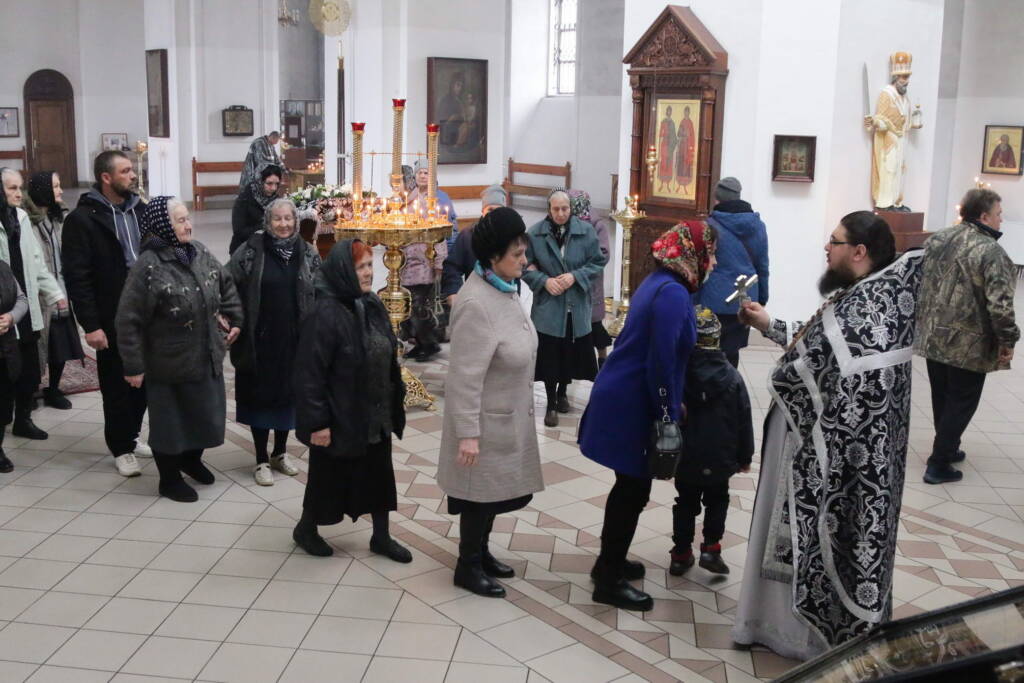 Литургия Преждеосвященных Даров в Великую среду Страстной седмицы в Кафедральном соборе города Касимова