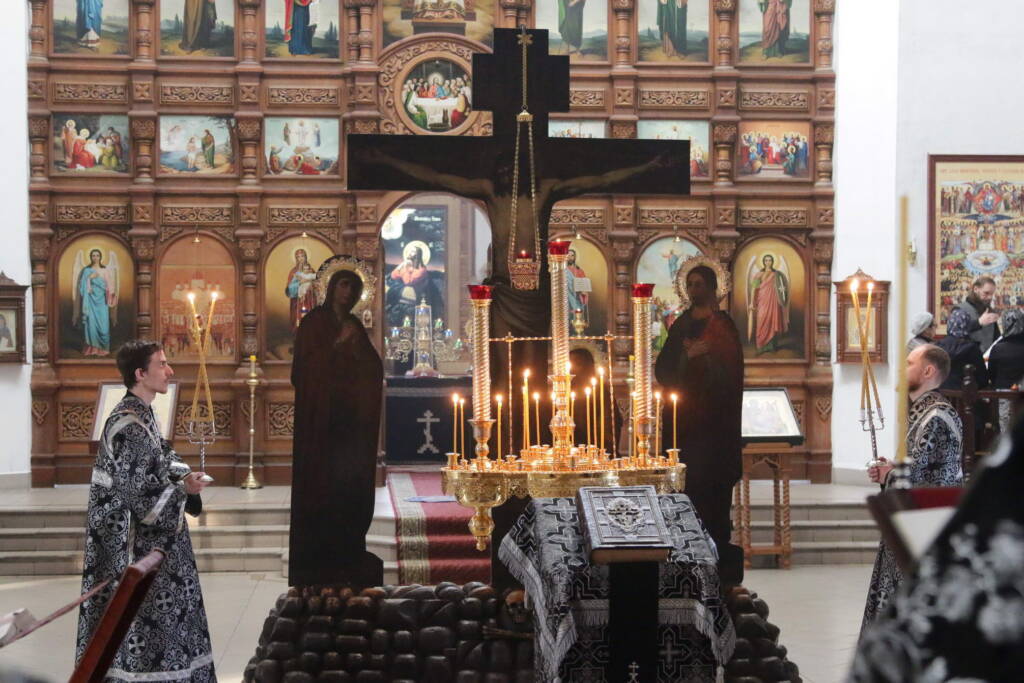 Чтение двенадцати Страстных Евангелий в Вознесенском Кафедральном соборе города Касимова