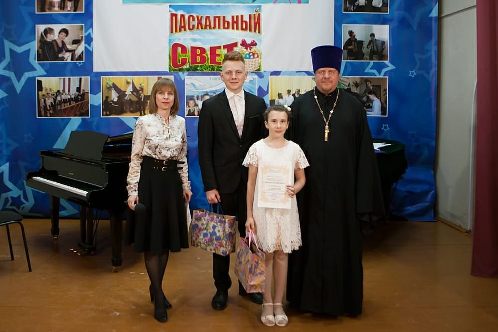 В Шиловской детской школе искусств состоялся четвертый школьный фестиваль-конкурс детского исполнительского творчества учащихся "Пасхальный свет"