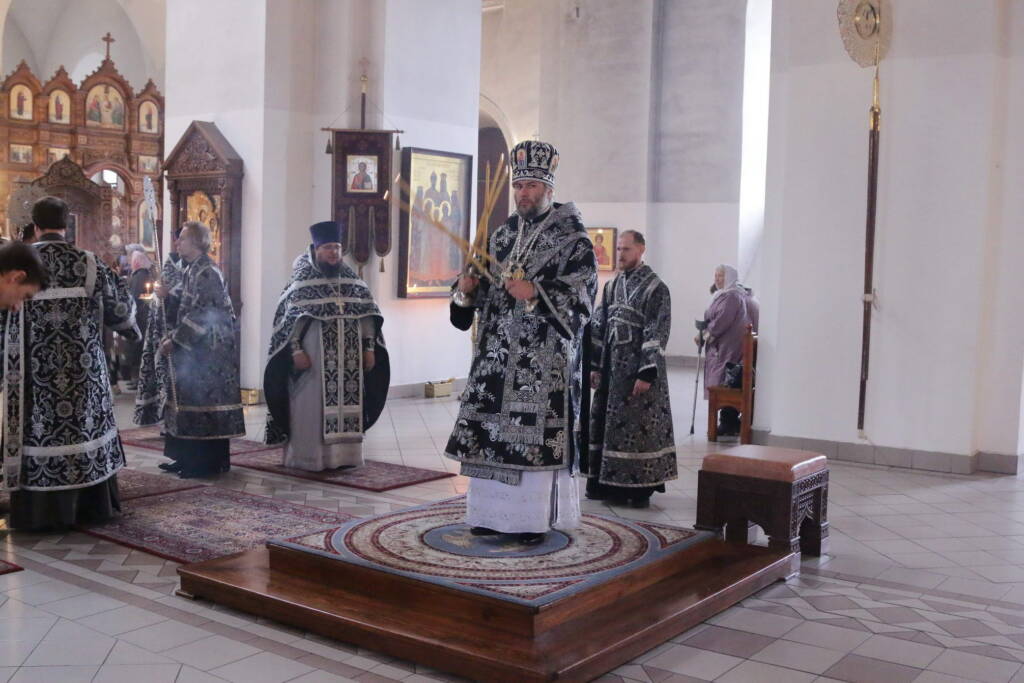 Божественная Литургия в Великую субботу Страстной седмицы в Вознесенском Кафедральном соборе города Касимова