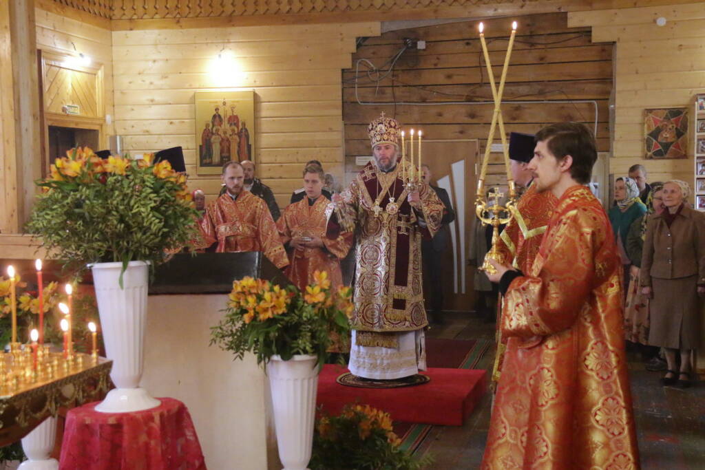 Божественная Литургия в пятницу Светлой Седмицы в Никольском храме г. Спас-Клепики