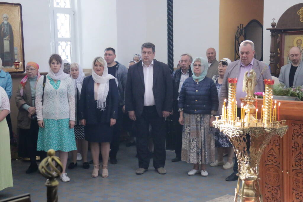 Божественная Литургия в Никольском храме села Погост Касимовского района