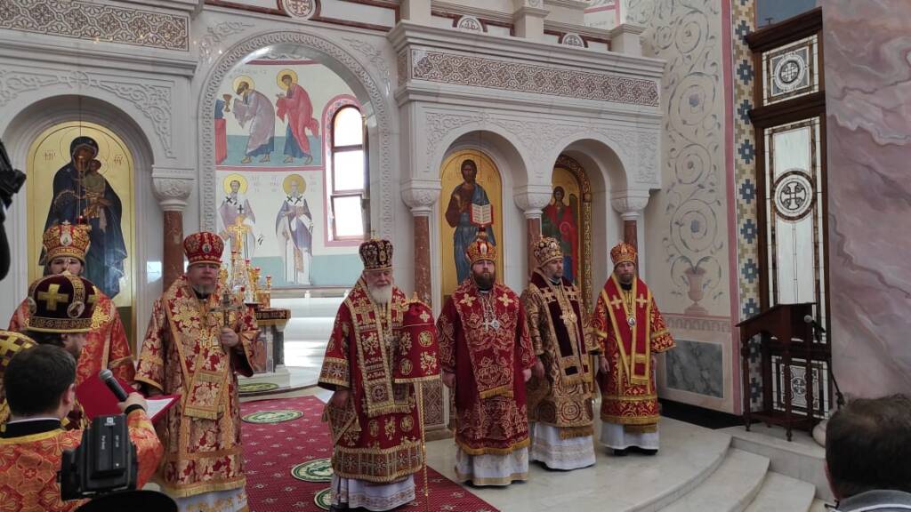 Епископ Василий сослужил митрополиту Самарскому и Новокуйбышевскому Сергию в Софийском соборе г. Самары
