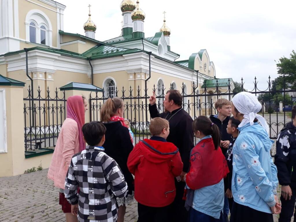 Дети из социально-реабилитационного центра г. Сасово посетили храм Успения Пресвятой Богородицы в село Огарево-Почково Сасовского района