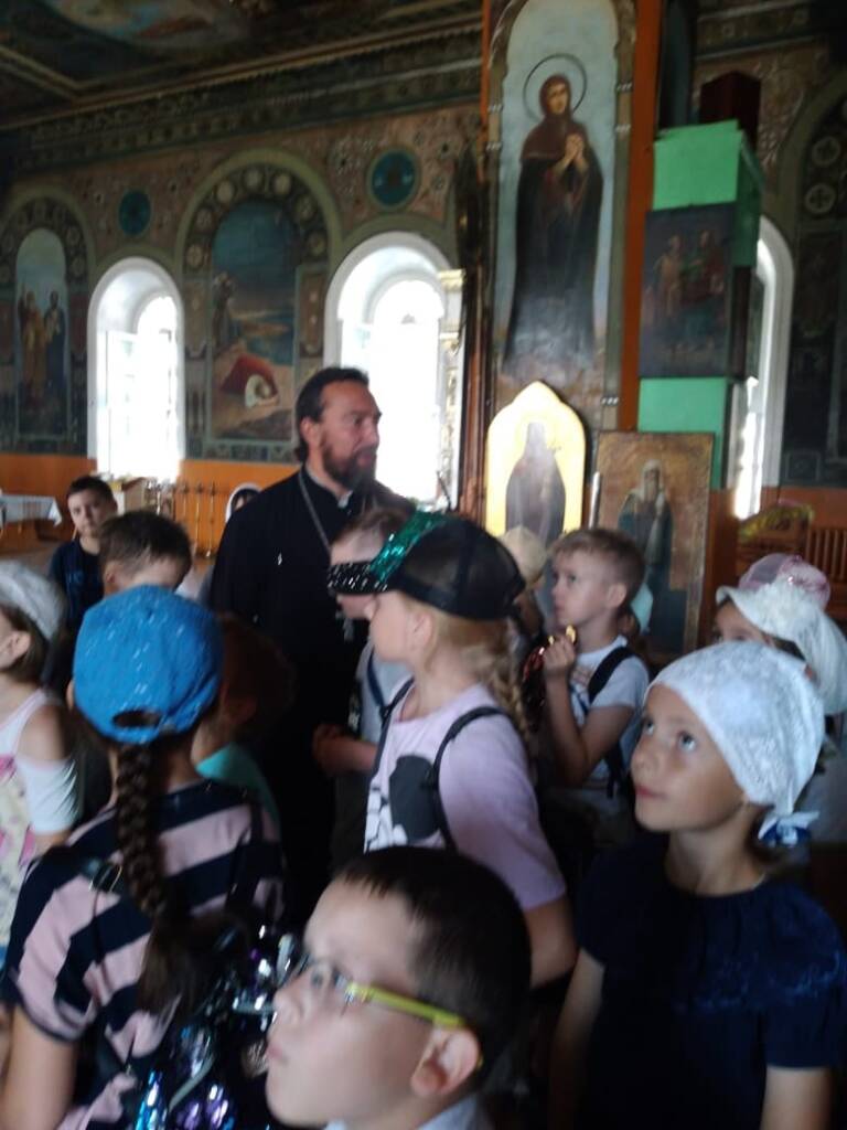 Троицкий храм Тумы посетили школьники