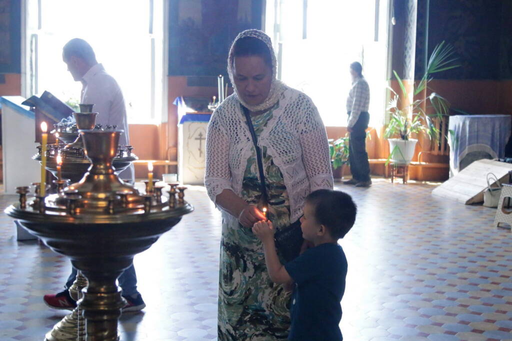 Божественная Литургия в день Святого Духа в Троицком храме рабочего поселка Тума Клепиковского района