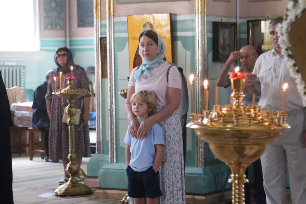 Божественная Литургия в Димитриевском храме посёлка Кадома по случаю памяти преподобного Германа Аляскинского