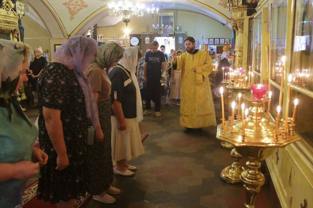 Божественная Литургия в Неделю 8-ю по Пятидесятнице в Никольском храме города Касимова
