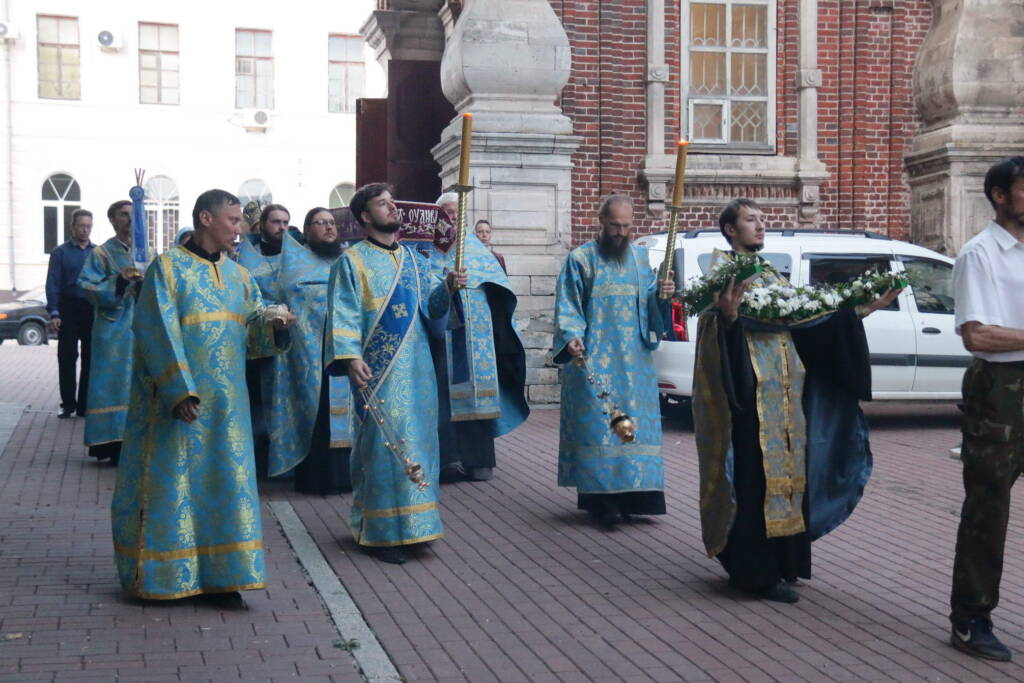 Всенощное бдение c чином Погребения Пресвятой Богородицы в Вознесенском Кафедральном соборе города Касимова