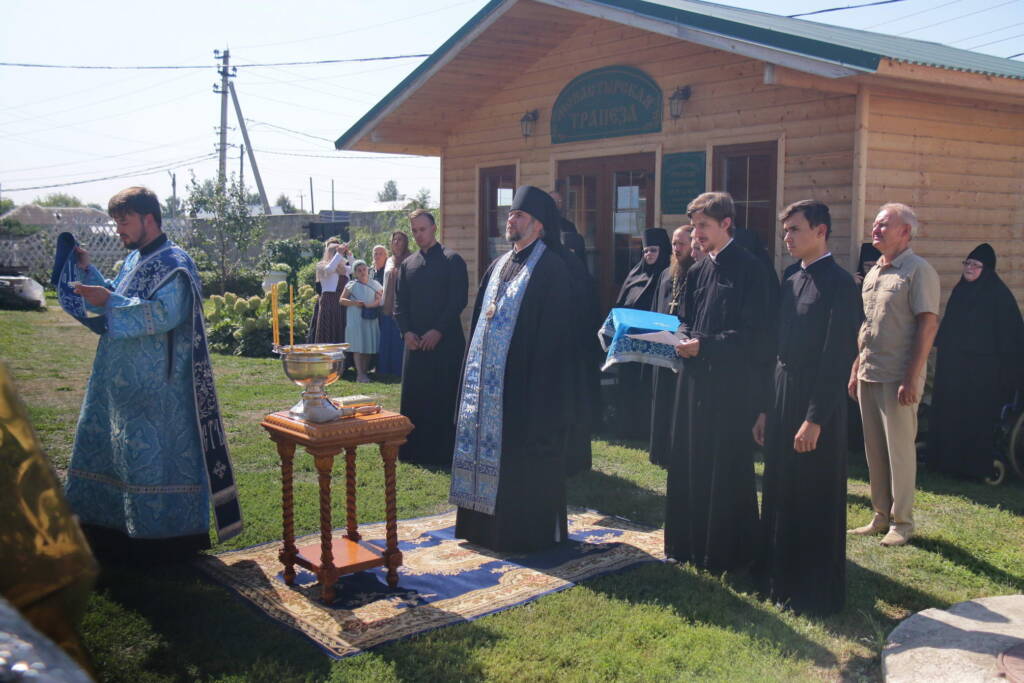 Архипастырский визит в Милостиво-Богородицкий женский монастырь п. Кадом